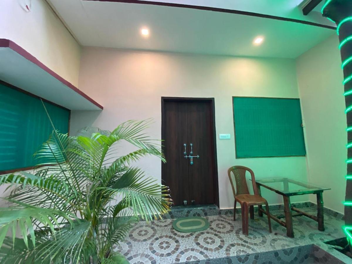 The Sunaina Hotel Varanasi Eksteriør billede